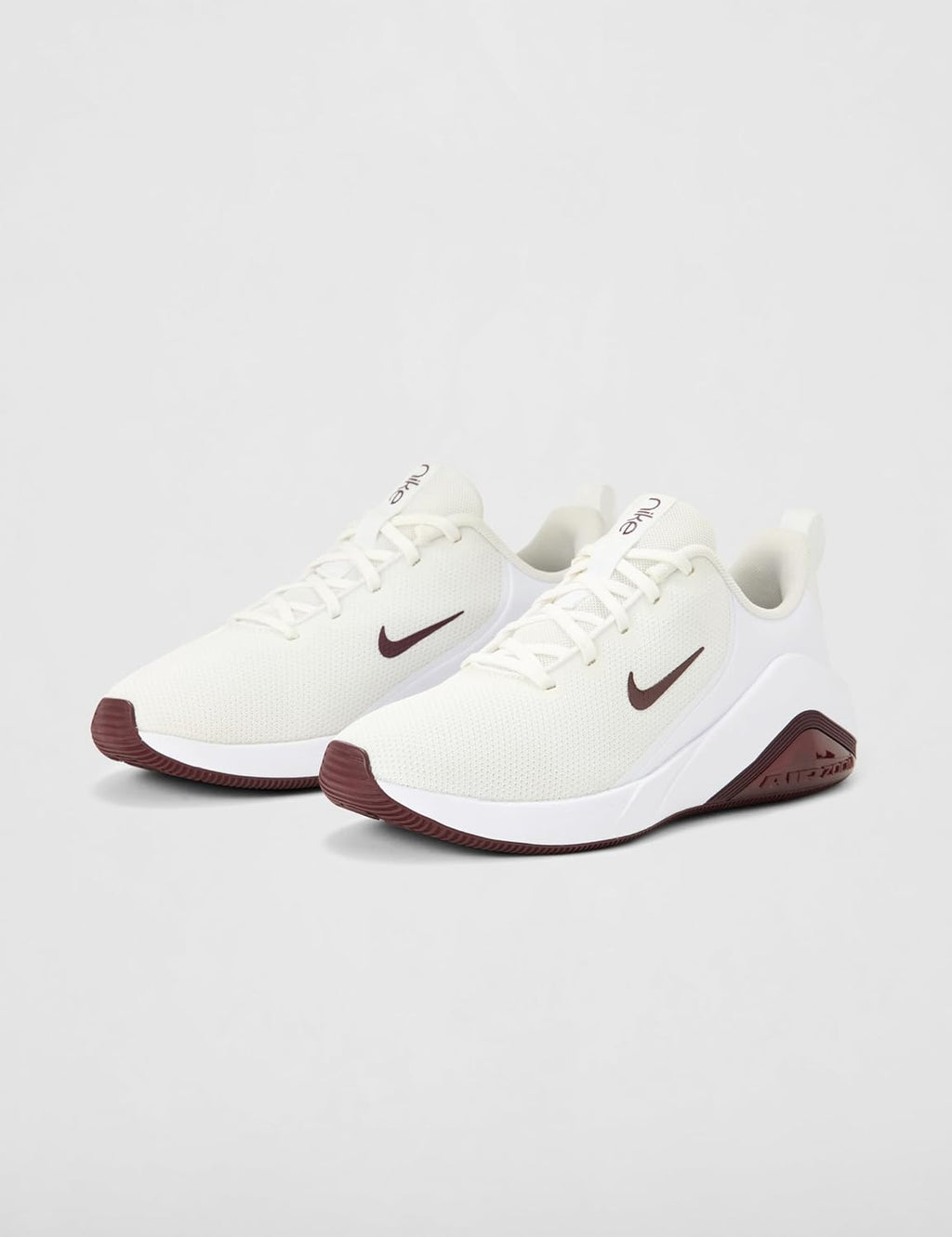 Nike Women's Bella 7 Sneaker
