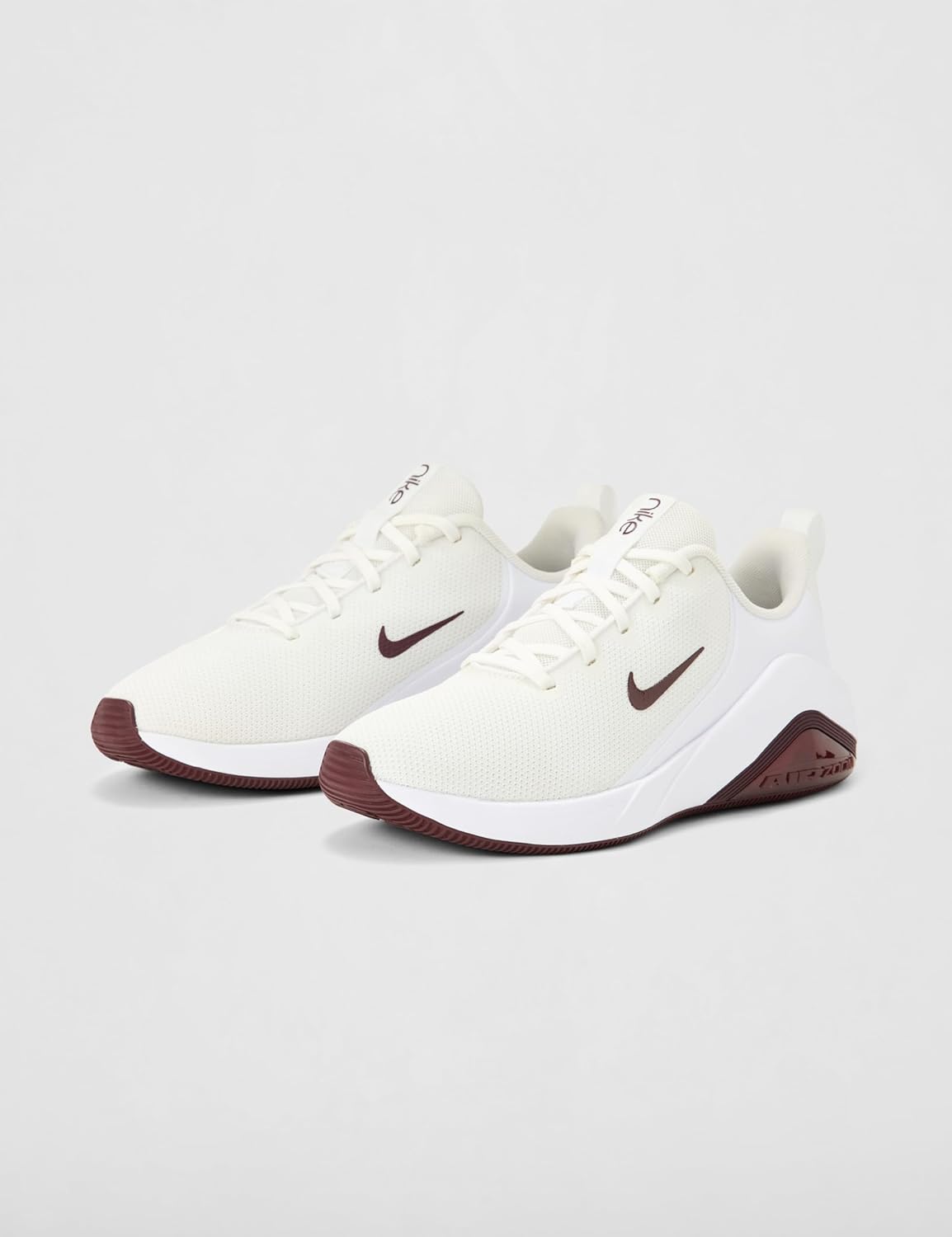 Nike Women's Bella 7 Sneaker