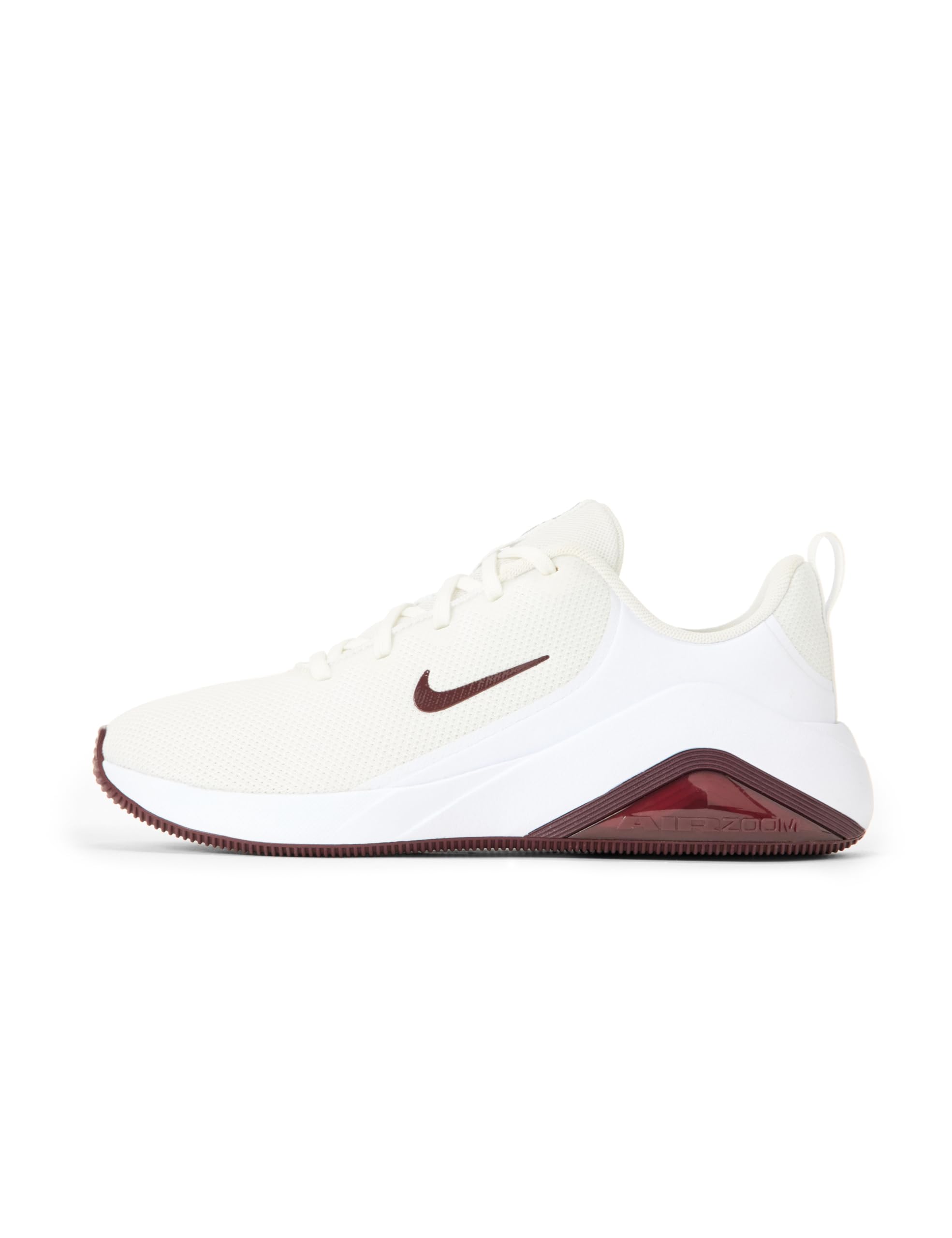 Nike Women's Bella 7 Sneaker